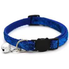 Collar ajustable para gatos con cascabel y diseño colorido