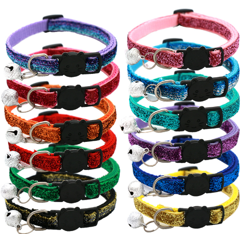 Collar ajustable para gatos con cascabel y diseño colorido